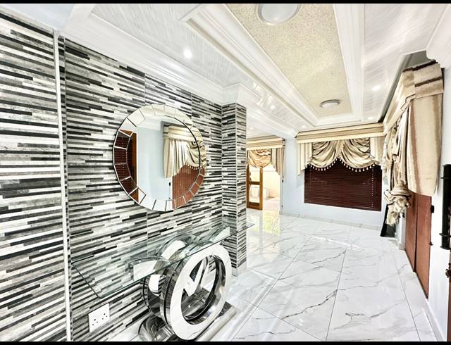 4 BEDROOM HOUSE FOR SALE IN CYCAD ESTATE